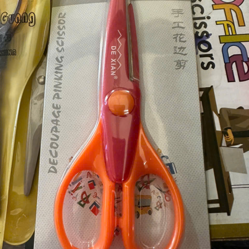 kéo cắt giấy học sinh