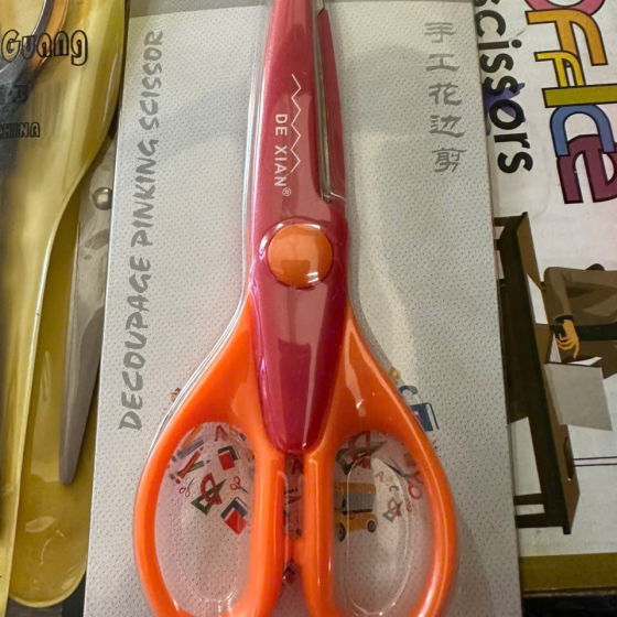 kéo cắt giấy học sinh