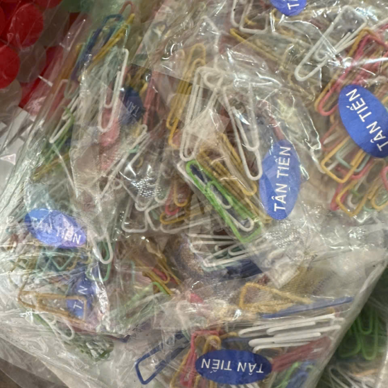 kẹp giấy màu